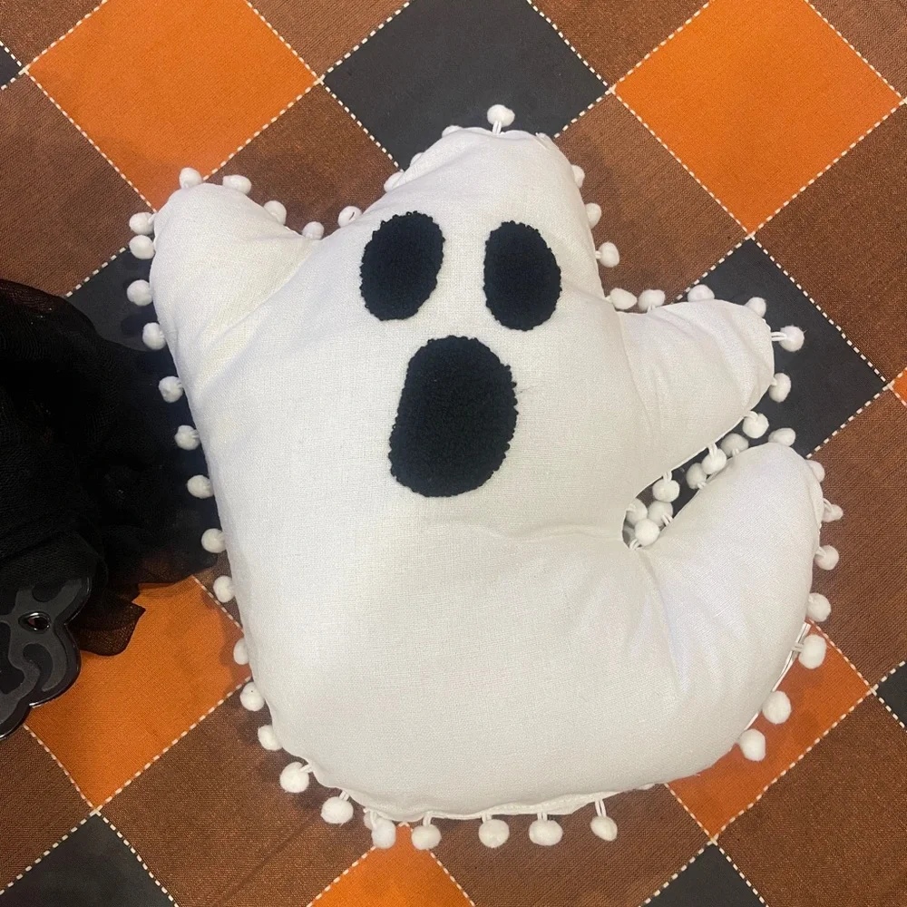 Cute Spooky Halloween Ghost Decorative Pillow NEW